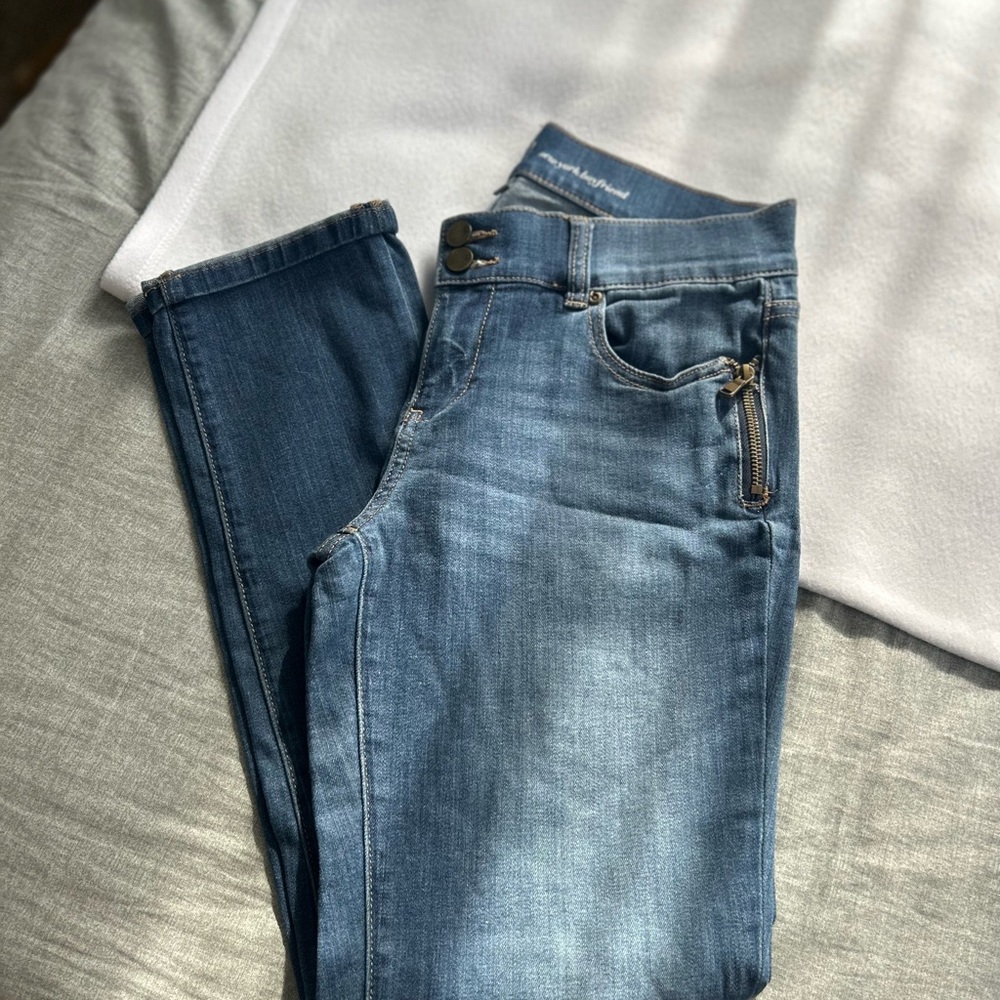 New York & Company blue denim jeans❄️